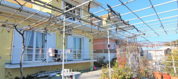 2 bedrooms Commercial property in Corfu, Greece No. 3991 2