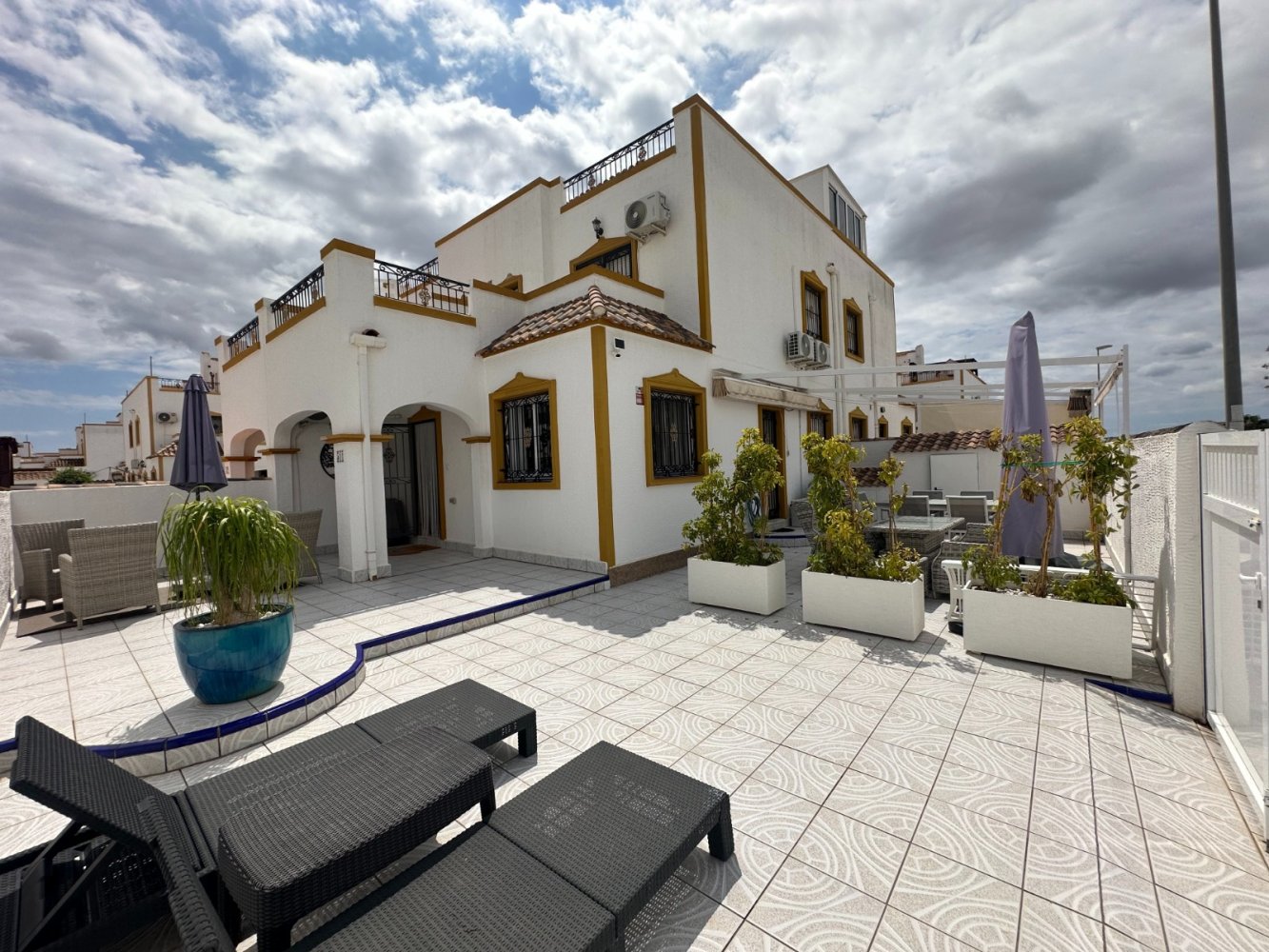 3 غرف نوم تاون هاوس في Alicante, Spain رقم 139963