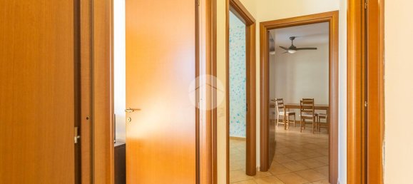 3-salle Appartement à Rome, Italy No. 32102 20