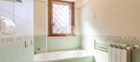 3-salle Appartement à Rome, Italy No. 32102 32