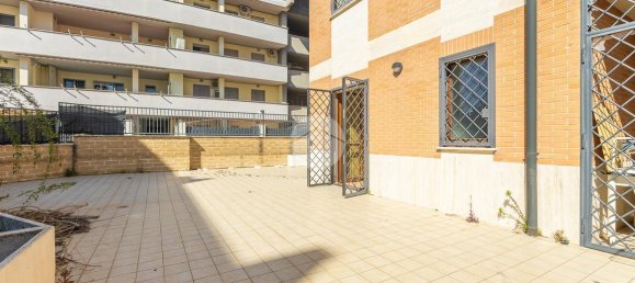 3-salle Appartement à Rome, Italy No. 32102 6