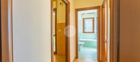 3-salle Appartement à Rome, Italy No. 32102 19