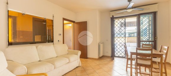 3-salle Appartement à Rome, Italy No. 32102 10