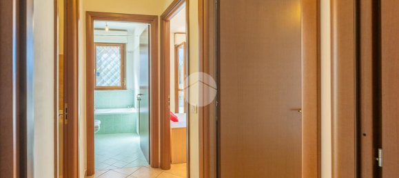 3-salle Appartement à Rome, Italy No. 32102 18