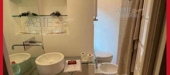 5 bedrooms Apartment in Rome, Italy No. 330857 23