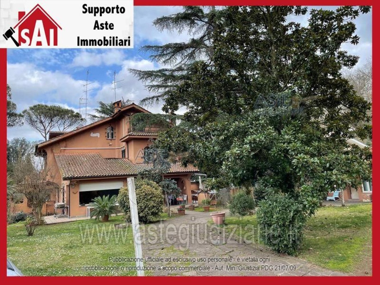 5 bedrooms Apartment in Rome, Italy No. 330857