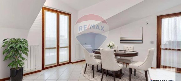 2 bedrooms Penthouse in Carpiano, Italy No. 359310 5