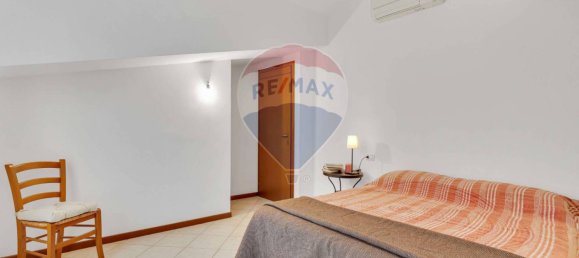 2 bedrooms Penthouse in Carpiano, Italy No. 359310 9