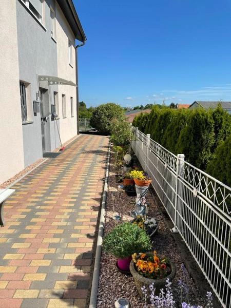 Здание с 12 комнатами в Пирмазенс, Германия № 102822