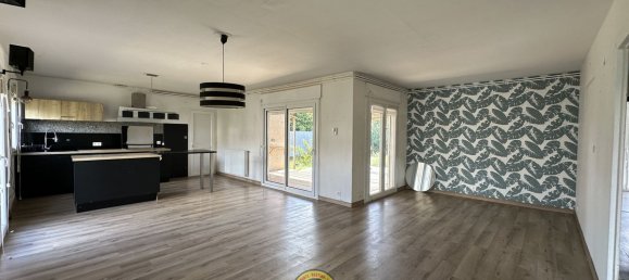 3 bedrooms House in Aiguillon, France No. 337780 3