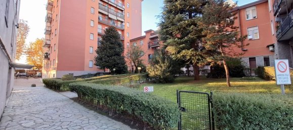 Квартира с 3 комнатами в Корсико, Италия № 69044 28