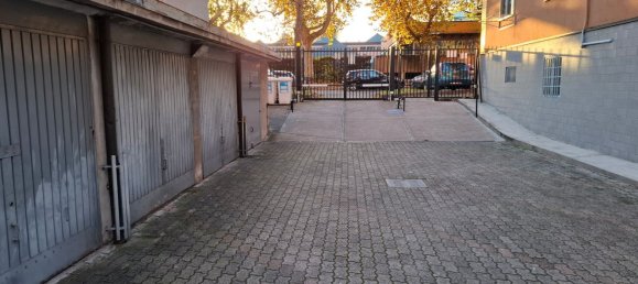 Квартира с 3 комнатами в Корсико, Италия № 69044 22