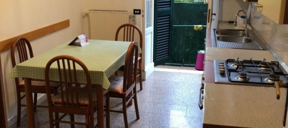 Casa de 3 habitaciónes en Massa, Italy No. 215101 2