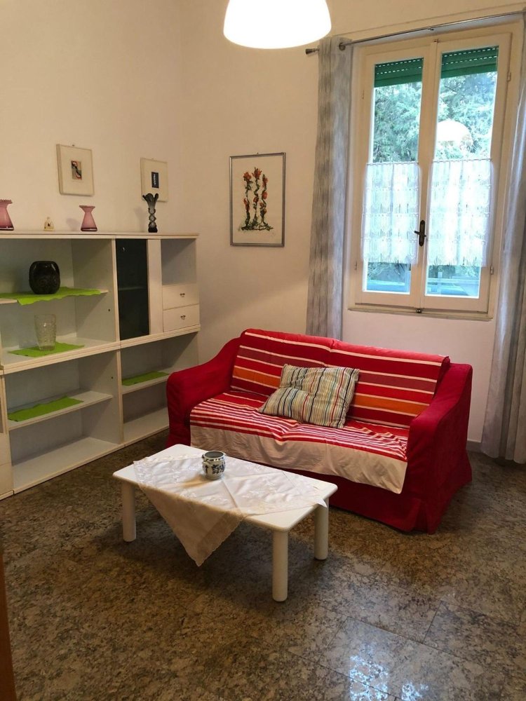 Casa de 3 habitaciónes en Massa, Italy No. 215101