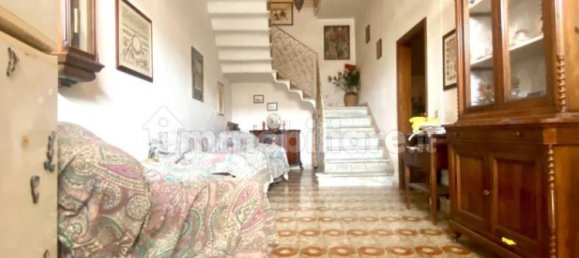 5 bedrooms Villa in Carrara, Italy No. 41477 2