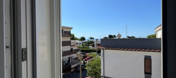 Квартира с 4 спальнями в Неттуно, Италия № 323557 35