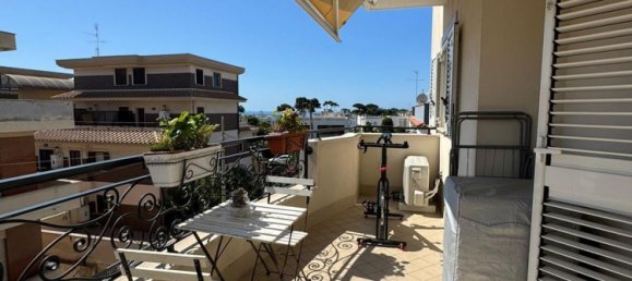 Квартира с 4 спальнями в Неттуно, Италия № 323557 3