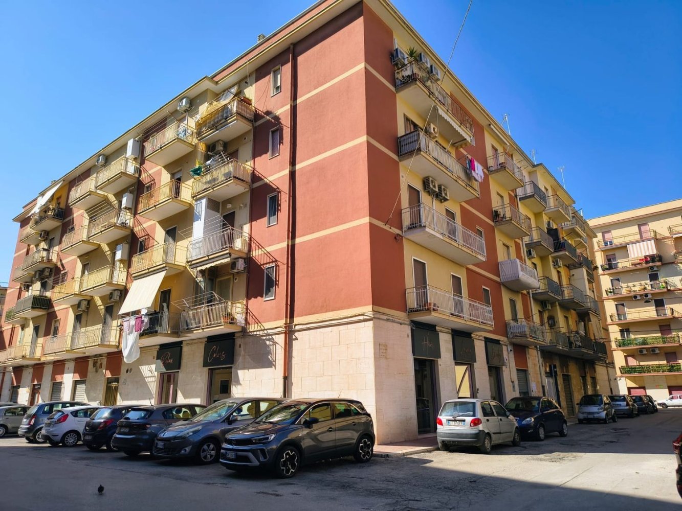 3غرفة شقة في Trani, Italy رقم 308133