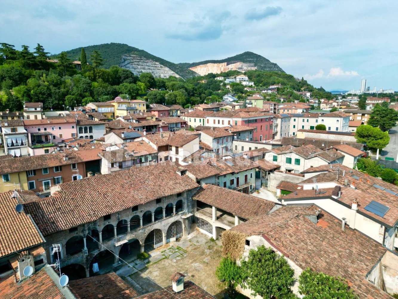9 Schlafzimmer Haus in Rezzato, Italy, Nr. 383762