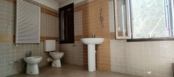 Casa de 7 divisões em Pordenone, Italy N.º 163149 34