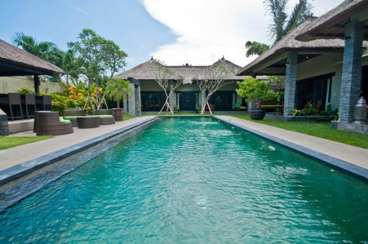 5 bedrooms Villa in Seminyak, Indonesia No. 3002