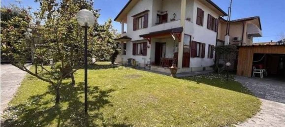 5 غرف نوم فيلا في Forte dei Marmi, Italy رقم 36507 4