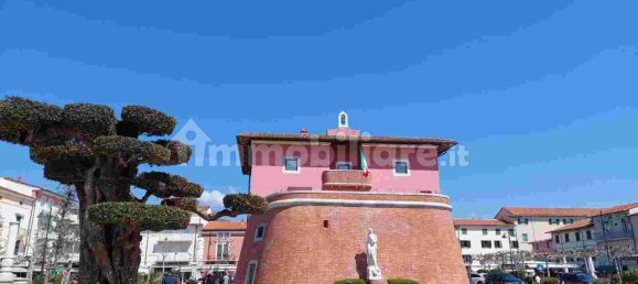 5 غرف نوم فيلا في Forte dei Marmi, Italy رقم 36507 32