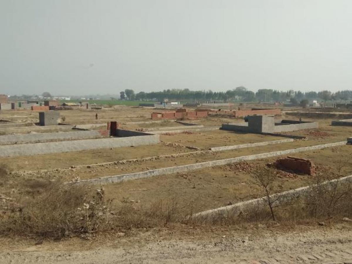 Terrain à Noida, India No. 30780