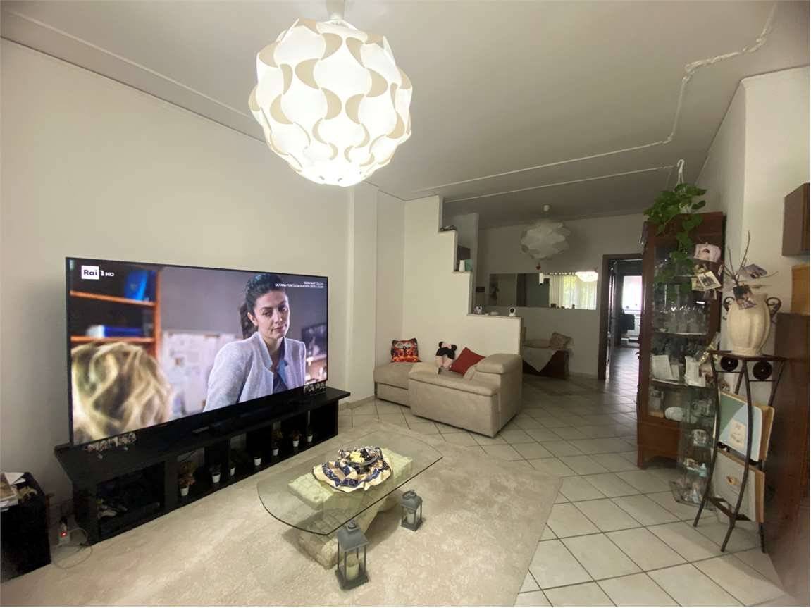 4 Schlafzimmer Wohnung in Modena, Italy, Nr. 398035