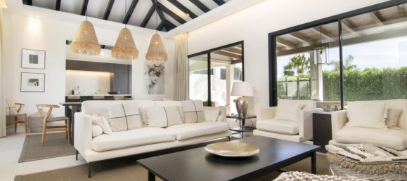 3 bedrooms Villa in Marbella, Spain No. 73332 5