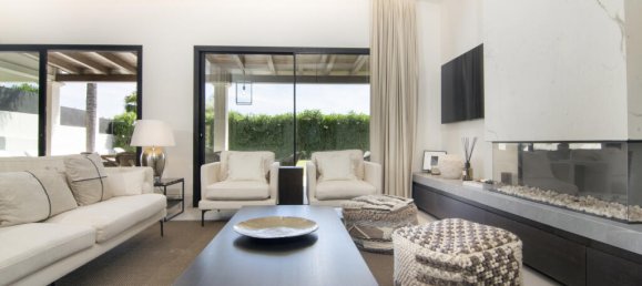 3 bedrooms Villa in Marbella, Spain No. 73332 10