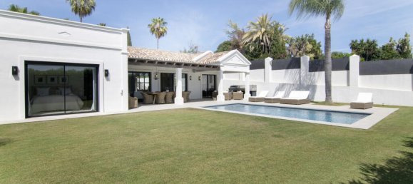 3 bedrooms Villa in Marbella, Spain No. 73332 18
