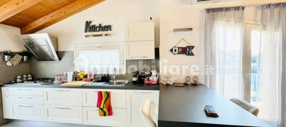 2 bedrooms Penthouse in Avezzano, Italy No. 39736 4