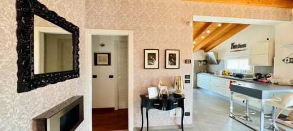 2 bedrooms Penthouse in Avezzano, Italy No. 39736 8