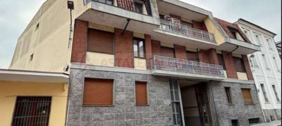 5 bedrooms Apartment in Vinovo, Italy No. 344474 11