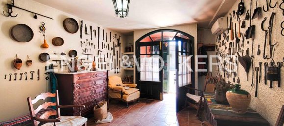 3 bedrooms House in Garriguella, Spain No. 169444 2