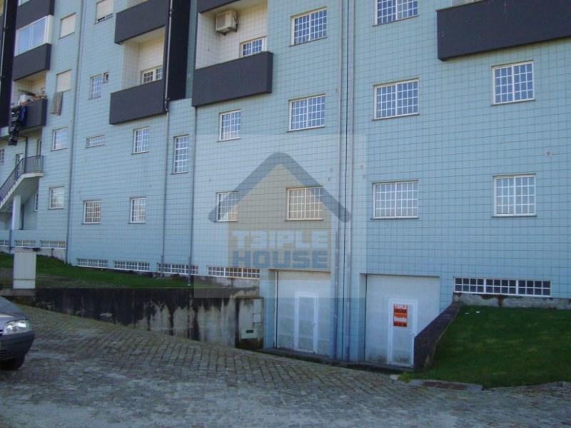 Entrepôt à Paredes, Portugal 253m² No. 299213