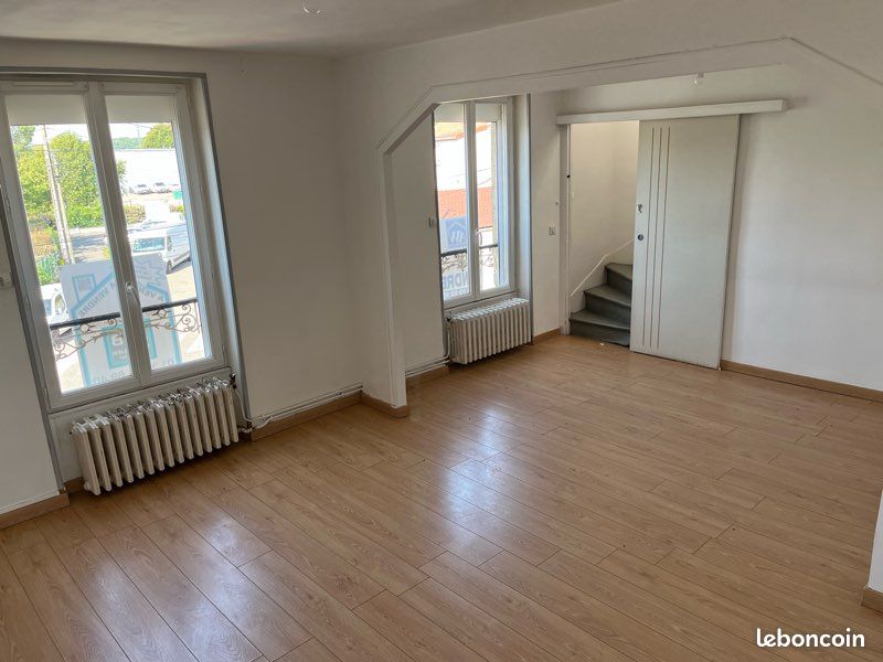 3 chambres Appartement à Persan, France No. 321005