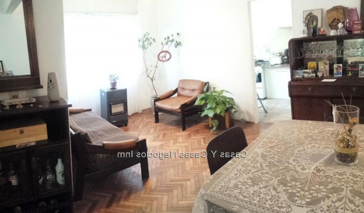 4 bedrooms Apartment in Montevideo, Uruguay No. 5873