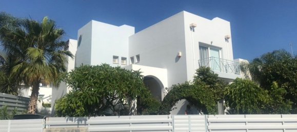 4 bedrooms Villa in Limassol, Cyprus No. 1991 4