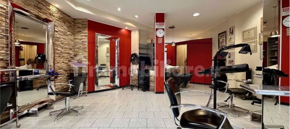 2 rooms Commercial property in Bollate, Italy No. 211680 4