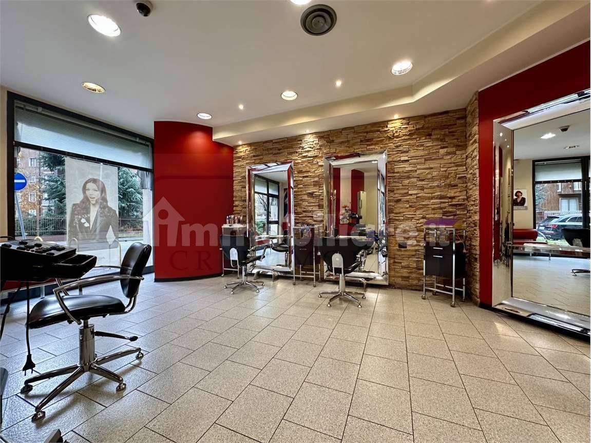 2 rooms Commercial property in Bollate, Italy No. 211680