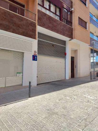 Гараж в Альмендралехо, Испания № 197882