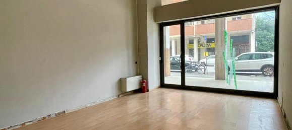 55m² Office in Schio, Italy No. 52448 11