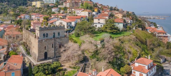 4 غرف نوم قلاع في Trieste, Italy رقم 72614 10