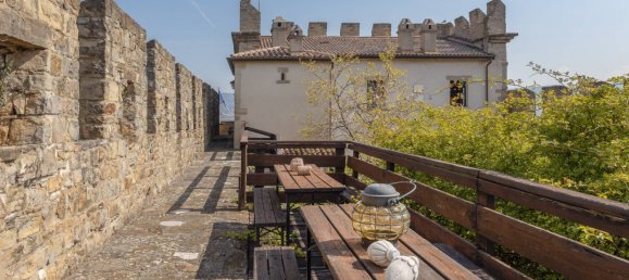 4 غرف نوم قلاع في Trieste, Italy رقم 72614 18