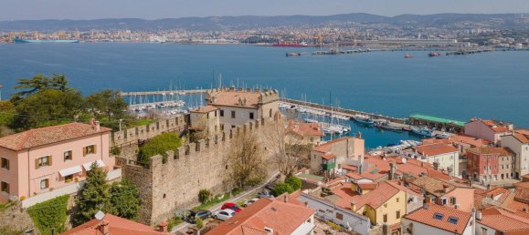 4 غرف نوم قلاع في Trieste, Italy رقم 72614 8