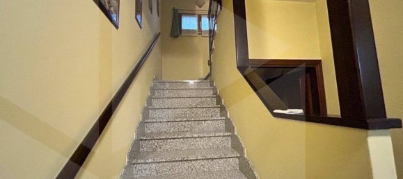 8 rooms House in Modena, Italy No. 28627 24