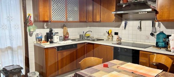 8 rooms House in Modena, Italy No. 28627 8