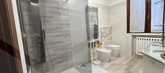 8 rooms House in Modena, Italy No. 28627 16